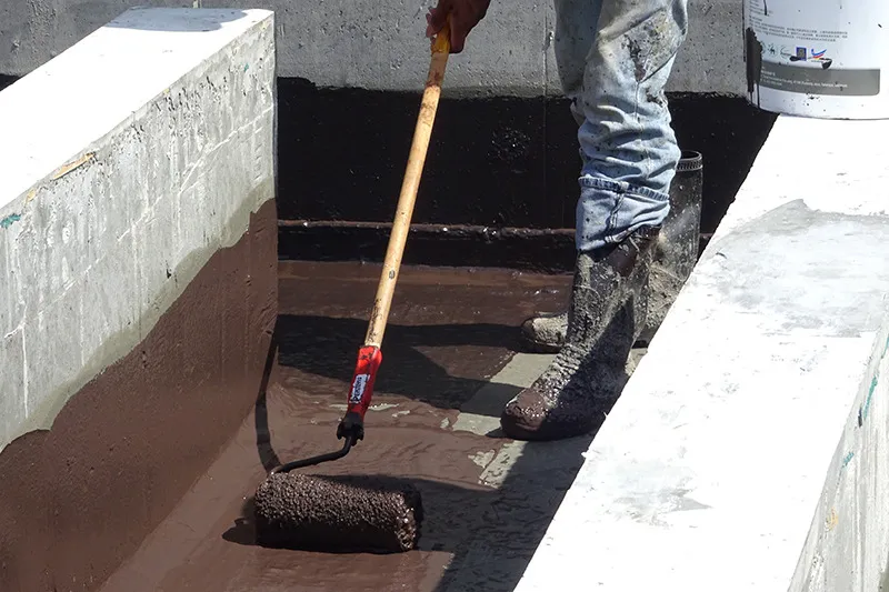 雨水から建物を保護する防水工事を実施